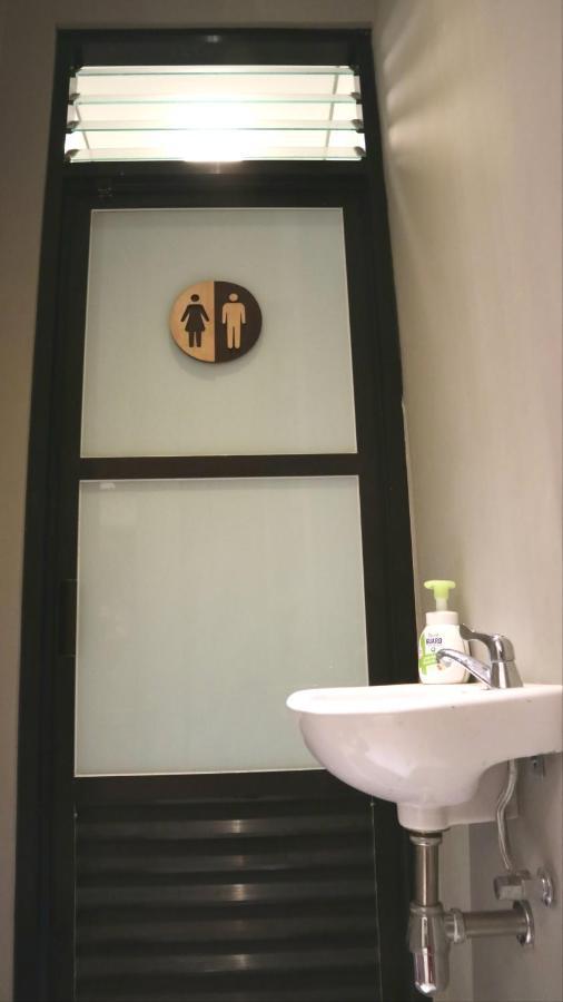 Sabi Guest House - Strategic Family -Married Couples Only- Hostel In Prawirotaman Yogyakarta Kültér fotó