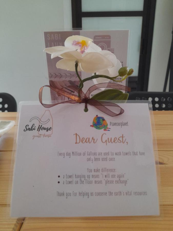 Sabi Guest House - Strategic Family -Married Couples Only- Hostel In Prawirotaman Yogyakarta Kültér fotó