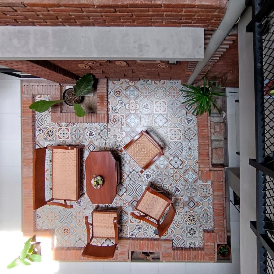 Sabi Guest House - Strategic Family -Married Couples Only- Hostel In Prawirotaman Yogyakarta Kültér fotó